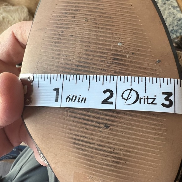 Clark’s Women's Snakeskin Block Heel Sandals Size 7 - Picture 8 of 10